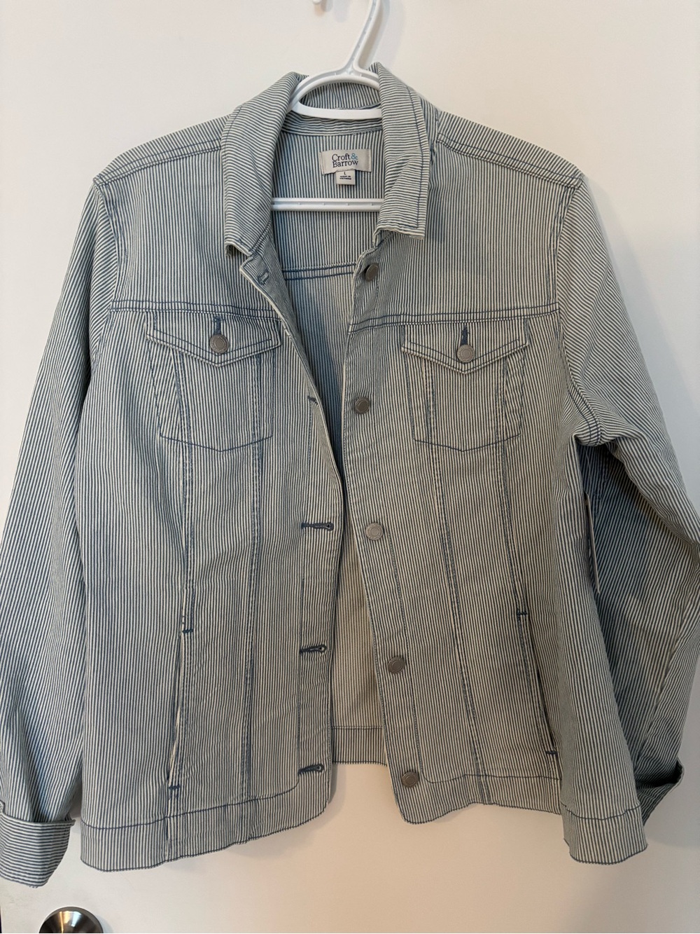 Croft & Barrow Blue and White Striped Shirt Jacket - Size Large